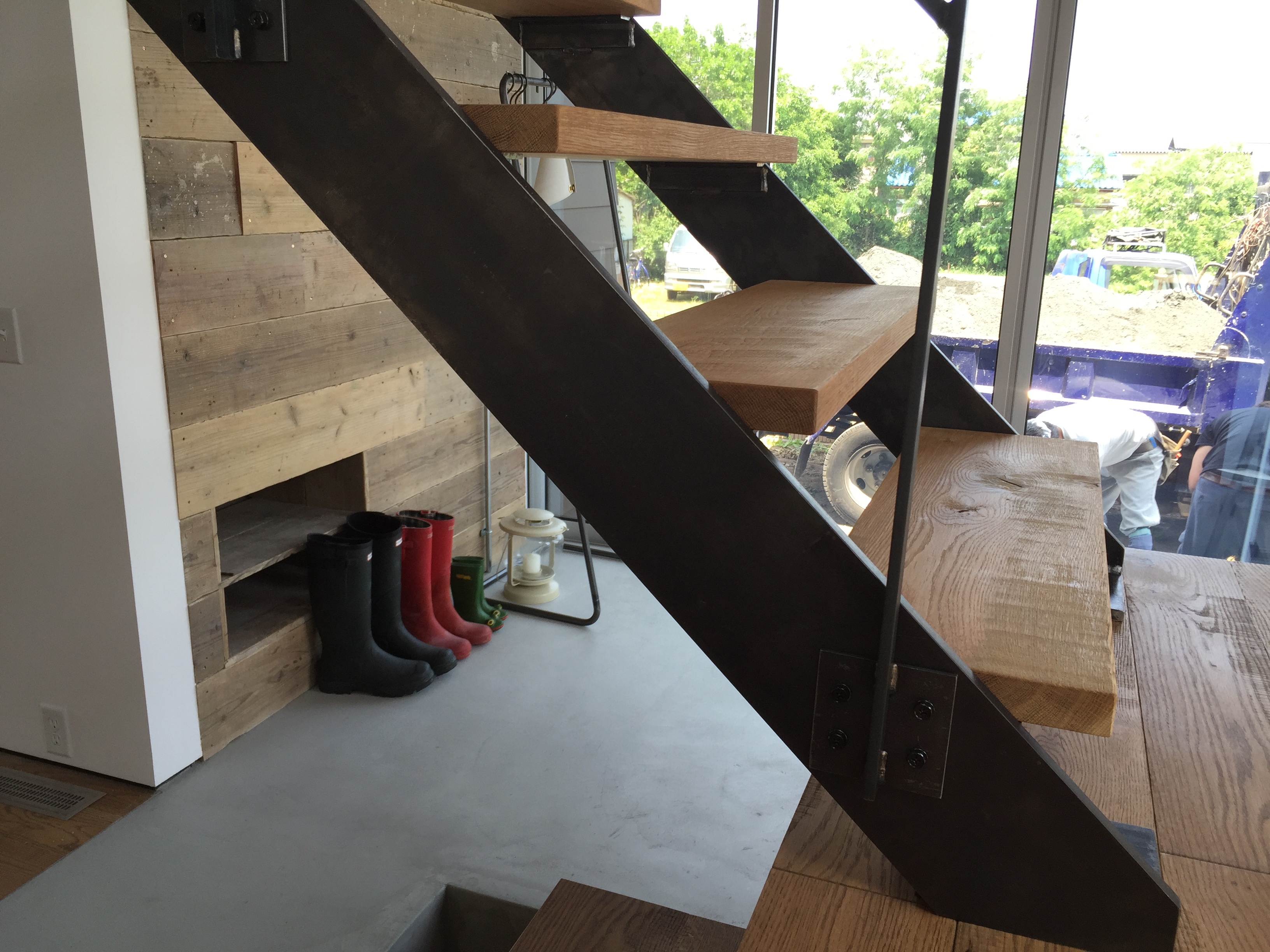 鉄骨階段が付きました Design Source デザインソース